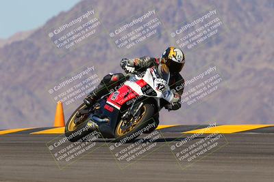 media/Oct-03-2022-Moto Forza (Mon) [[5f077a3730]]/Intermediate Group/Session 4 (Turn 9)/